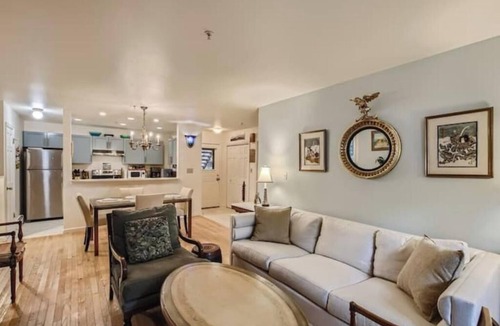 Lower Arapahoe House | Ideal Downtown 1 BDR Near Shops & Trails
