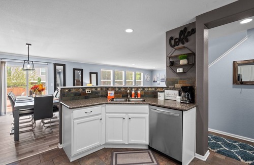 Brighton House | Ideal for Families & Groups | Theatre | Pet Friendly | Firepit | Spacious
