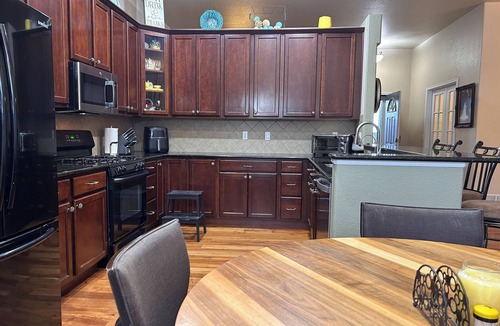 Wolf Ranch House | Ideal Get Away for Friends and Family and bring the pets