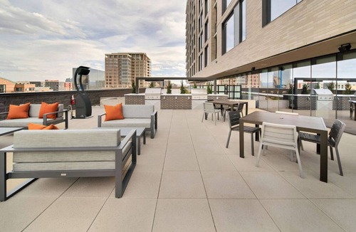 Golden Triangle Apartment | Ideal Golden Triangle 1BR w/ Pool, Gym & W/D, next to Park, by Blueground
