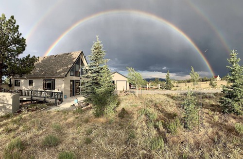 Nathrop House | Ideal Mountain Retreat! Peak Views, 15 Minutes to Salida and BV. Fast WIFI.