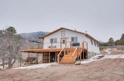 Beulah House | Idyllic Rye Cabin Deck with Mountain Views!