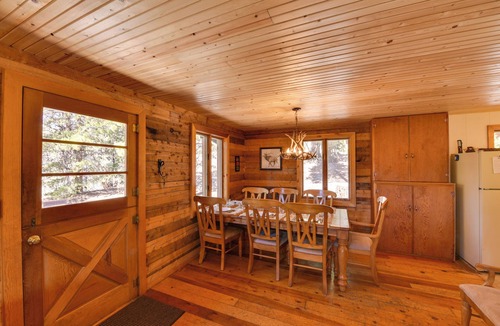 Twin Lakes Cabin | Idyllic Twin Lakes Escape w/Deck + Fire Pit!