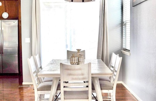 Aurora House | Immaculate Home in Aurora