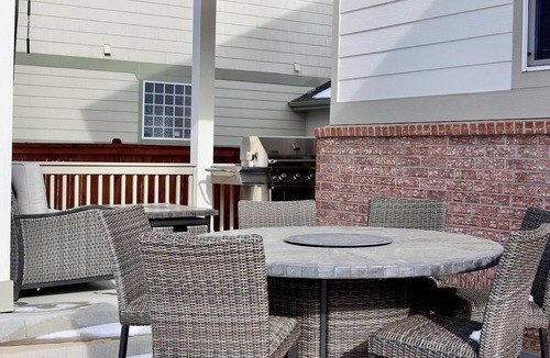 Aurora House | Immaculate Home in Aurora