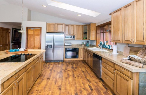Missouri Heights House | Incredible Views of Snow Covered Peaks - Hot Tub - Fire Ring - 5 Ski Mountains