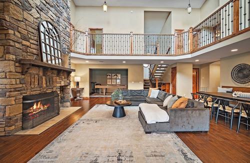 Colorado Springs House | INDOOR 44ft HEATED POOL,6BR 4BA,HOT TUB wPIKES PEAK VIEWS,POOL TABLE, SLEEPS 20!