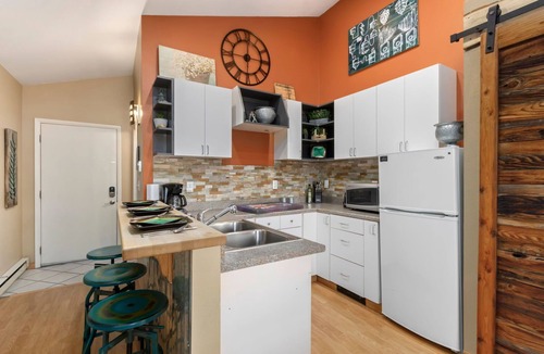 Martinez Park Apartment | Industrial Old Town Bungalow w/Free Cruiser Bikes