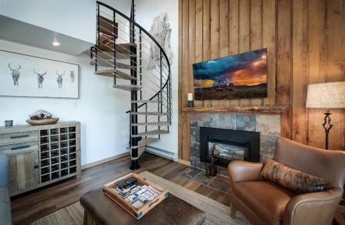 Warrior's Mark House | Inner Circle 15 Serenity Condo Great Breck Location