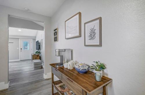 Central Colorado Springs House | Institute Charm - Near Hotspots King Sleek Studio