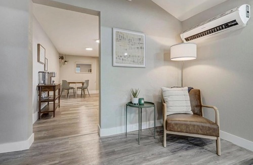 Central Colorado Springs House | Institute Charm - Near Hotspots King Sleek Studio