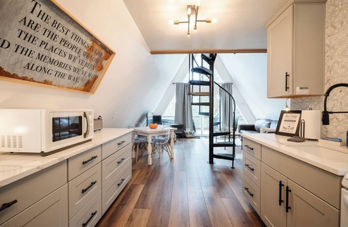 Divide Ski Chalet | -Into the Woods A-Frame- Hot Tub- Fire Pit-