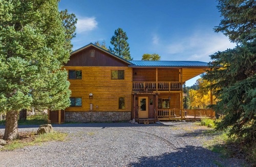 South Fork House | Intown Hidden Gem Overlooking the South Fork River/20 minutes to Wolf Creek