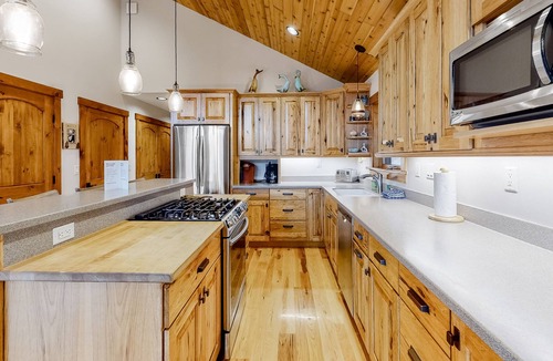 Turtle Lake House | Inviting cabin with lovely lake & mountain views - close to town & hiking