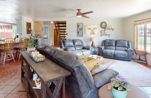 Palisade House | Inviting dog-friendly home with hot tub, full kitchen, grill, & W/D