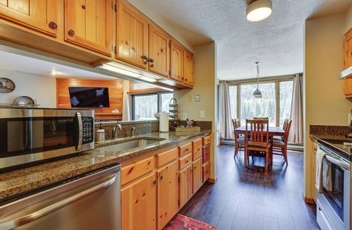 Lakeside Village Condo | Inviting Keystone Condo Rental w/Private Balcony!
