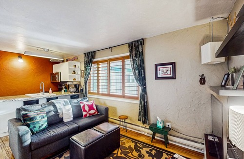 Fraser Condo | Inviting mountain-view condo with WiFi in great location near the slopes