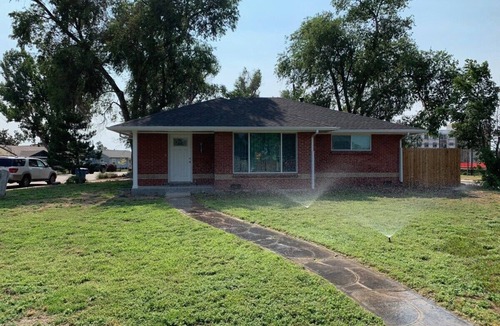 Dupont House | Island in the City - AWESOME 3 BR 2 BA 15 Min from DIA, DT, Anschutz