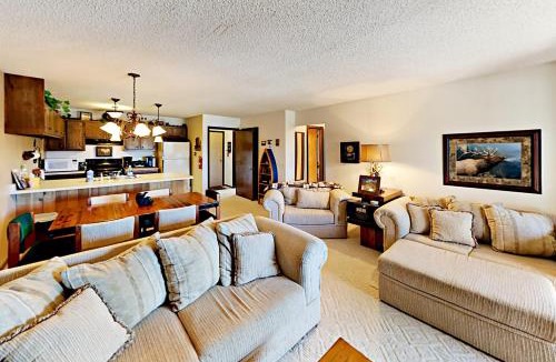 Fraser Apartment | Jabberwocky 303