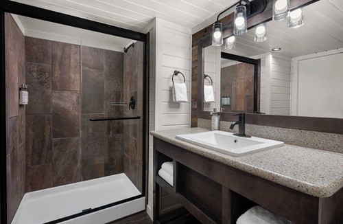 Larkspur Hotel | Jellystone Park at Larkspur