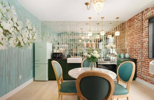 Golden Triangle Apartment | Joon Art Suite 201