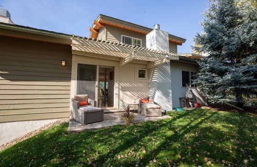 Singletree House | June Creek Home - Long Term Stays Only