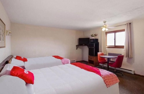 Cheyenne Wells House | Just What You Were Looking For! 3 Comfortable Units, Pets Allowed