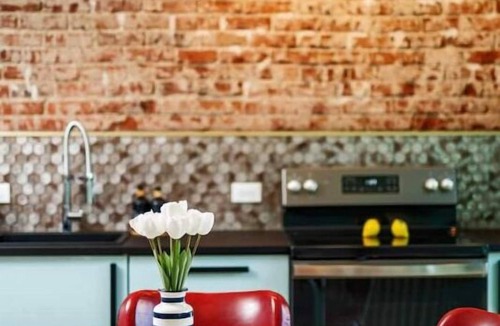 Golden Triangle Apartment | Kaitlin Ziesmer Art Suite 207