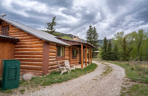 Lake City Cabin | Keepin' It Reel - Large Cabin for the Whole Family at Historic Vicker's Ranch - Sleeps 10