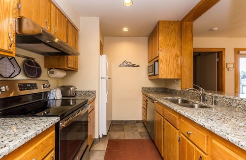 Lakeside Village Condo | Keystone Condo w/Panoramic Lake and Mountain Views, Shared Hot Tub & Sauna