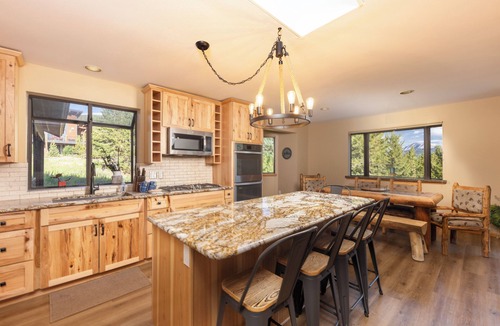 Summit Cove House | Keystone Large Family Home - Amazing Views, Rustic Charm - Hot Tub, Game Room
