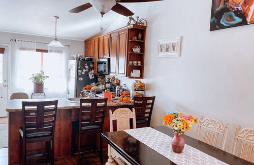 Village Seven Apartment | King and Queen Beds Suite->Self Entry->Smart TV >WiFi->