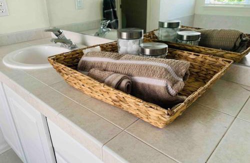 Stetson Hills Apartment | King Bed Suite with Pike Peak Views