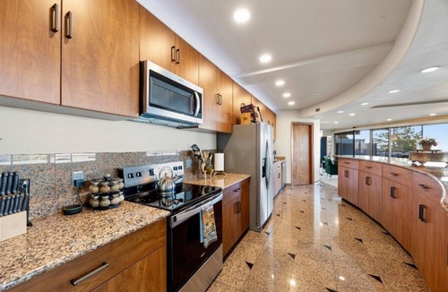Cheyenne Canyon Apartment | King of the mountain sleeps 12 Luxe property