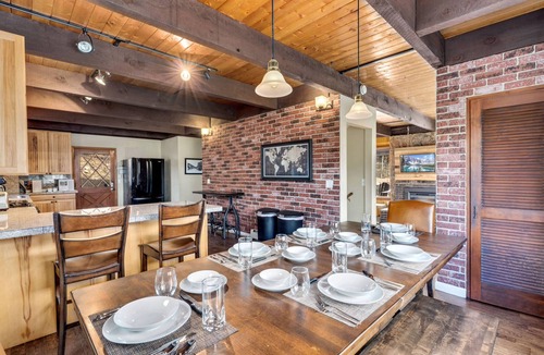 Idaho Springs House | King of the Mountain Base Camp. Private Hot Tub. Pets Welcome