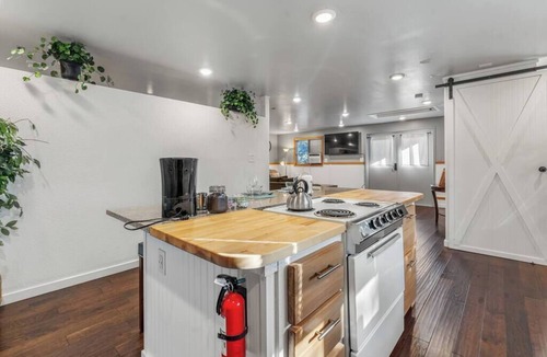 Loveland Apartment | king-size bed, views of Loveland