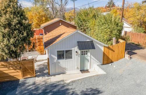 Colorado Springs House | Kiowa Studio - Downtown Pet-Friendly BBQ Fire Pit