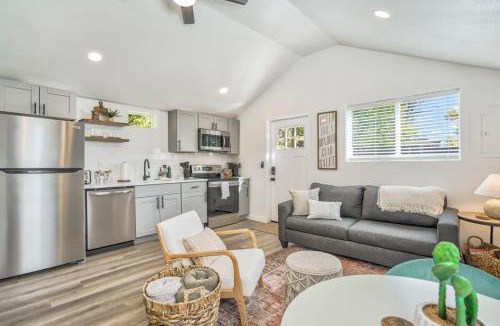 Colorado Springs House | Kiowa Studio - Downtown Pet-Friendly BBQ Fire Pit