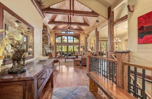 The Highlands House | Kodi Lodge by Great Western Lodging