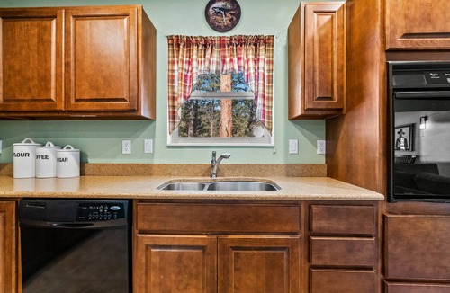 Buena Vista Cabin | La Hacienda BV: Family-friendly cabin nestled on 2 acres in the woods