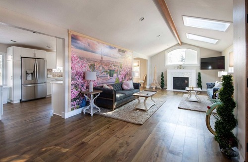 Oak Park House | La Maison Beau | Pool | Sauna | Hot Tub