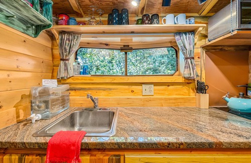 Mancos Cabin | La Plata Mountains Bunkhouse - Cozy/Comfortable/Economical