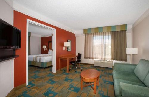 Lakewood Hotel | La Quinta by Wyndham Denver Southwest Lakewood