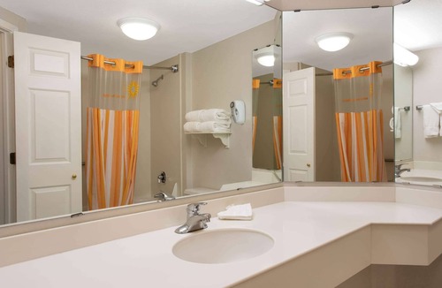 Lakewood Hotel | La Quinta Inn & Suites by Wyndham Denver Southwest Lakewood