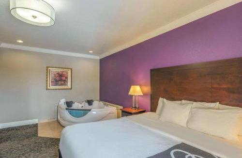 Loveland Hotel | La Quinta Inn & Suites by Wyndham Loveland Estes Park
