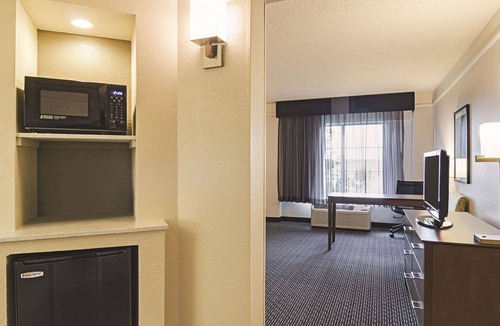 Dupont Hotel | La Quinta Inn & Suites by Wyndham Denver Airport DIA