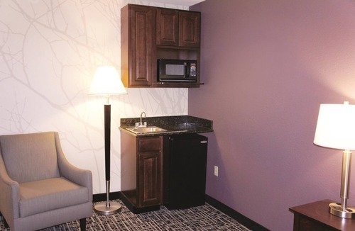 Aurora Hotel | La Quinta Inn & Suites by Wyndham Denver Aurora Medical