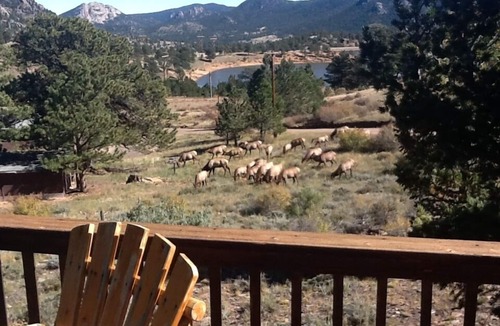 Estes Park House | Lake and Mountain view, Private, Convenient location, Hot tub, WIFI, Theater