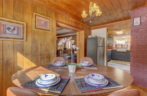 Twin Lakes Cabin | Lake Cabin w/King Bed, Foodie Kitchen, & Views