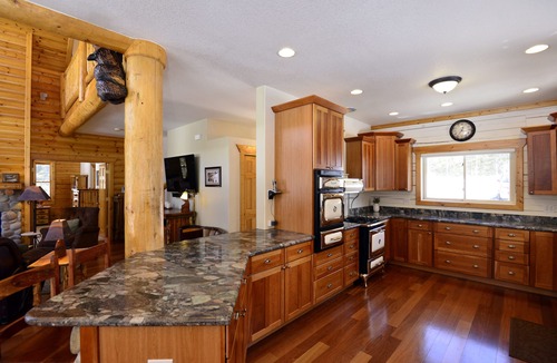 Saint Mary's House | Lake Front Log Home, Amazing Mountain Views, Private Fishing and Canoeing